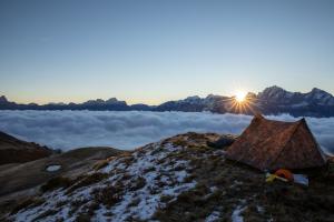 Saukalte Nacht - Allein über dem Nebelmeer Saukalte Nacht - Allein über dem Nebelmeer