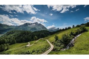 Hinein in die Engadiner Bergwelt!