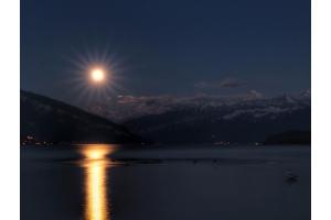 Vollmond über dem Thunersee