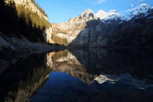 Spiegelung im Oeschinensee