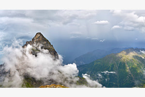 Weiterziehendes Sommergewitter beim Gstellihorn