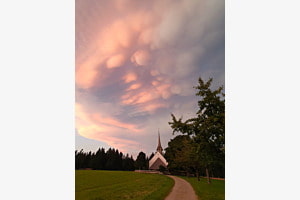 Cumulus Mammatus mit Gesicht