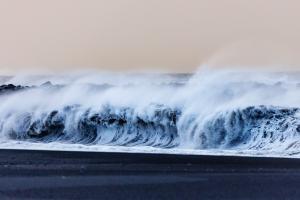 Rolling waves ! Rolling waves !