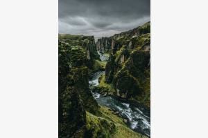 Fjaðrárgljúfur Canyon