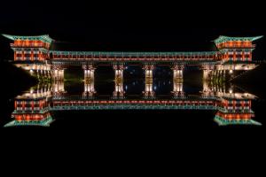 Woljeonggyo Brücke in der Nacht