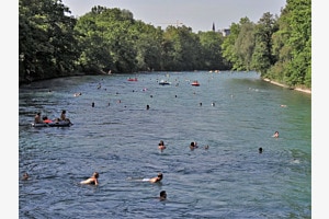 Erholsame Momente im kühlen Nass