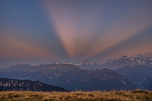 Freies Thema "Abendstimmung in den Berner Alpen" Freies Thema "Abendstimmung in den Berner Alpen"