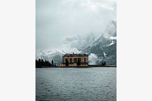 House at the end of the lake