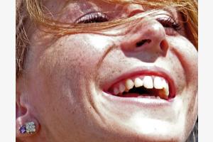 Lachen an der Konfirmation