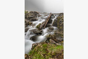 Wasserfällchen im Nebel des Gantrisch