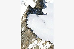Bergsteiger auf dem Grat vom Ränfenhorn