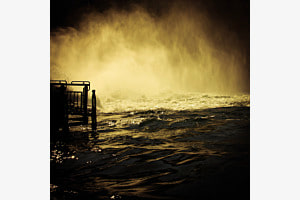 Letzte Sonnenstrahlen am Rheinfall