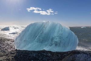 Eisblau