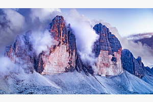 Tre Cime di Lavaredo jouent avec les nuages