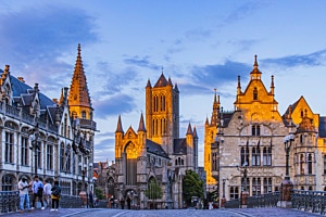 Abendstimmung an der St. Michael-Brücke und Zentrum in Gent Abendstimmung an der St. Michael-Brücke und Zentrum in Gent