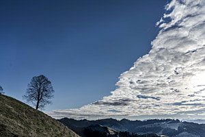 Wolkenfront über der Lüderenalp