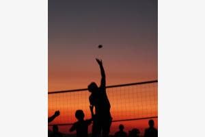 Netzball im Sonnenuntergang Netzball im Sonnenuntergang
