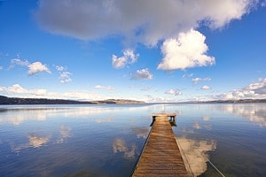 Wolken am Murtensee
