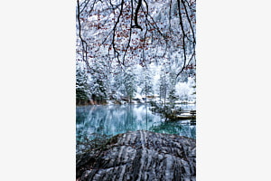 Lost im winterlichen Blausee