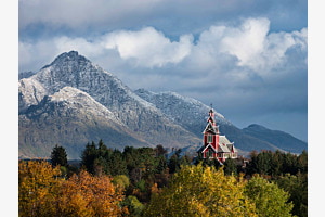 Erster Schnee auf den Berggipfeln Erster Schnee auf den Berggipfeln