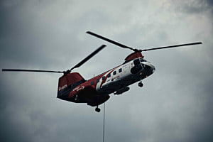 Sturmflug: Präzision im Chaos Sturmflug: Präzision im Chaos