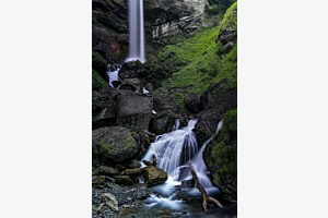 Aus der Mitte entspringt ein Fluss Aus der Mitte entspringt ein Fluss