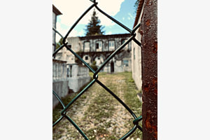 Hinter Gitter Hinter Gitter