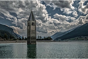 Der Kirchturm von Altgraun