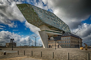 Das Schiff über dem Haus (Hadid, Antwerpen) Das Schiff über dem Haus (Hadid, Antwerpen)