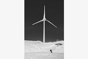 Skiing in the wind 