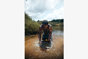 Goldminer in Suriname
