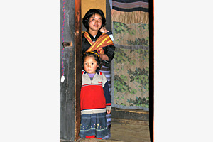 Junge Familie in Nepal