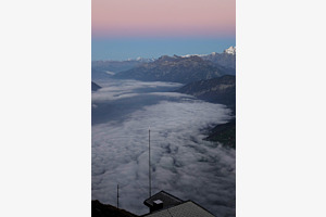 Über dem Nebel