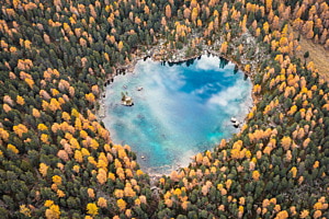Lago di Saoseo im herbstlichen Gewand