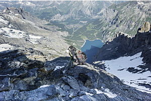 Abstieg vom Blüemlisalphorn / im Blick der Oeschinensee