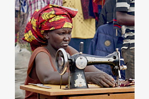Frauen dieser Welt -Näherin in Kenia