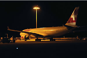 Swiss vor dem Abflug in die Nacht