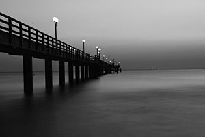 Brücke bei Nacht