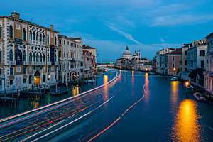 Venedig mit Lichtspuren