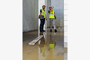Baustelle mit Spiegelung