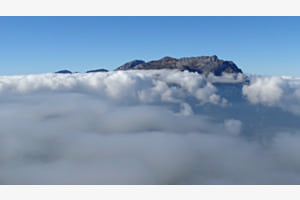 Knapp über dem Wolkenmeer