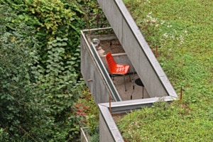Orange/Roter Stuhl
