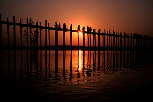 U-Bein-Brücke im Sonnenuntergang, Myanmar