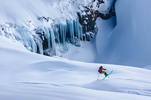 Schnee, Eis und Skifahrer