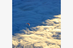 Fliegen über den Wolken