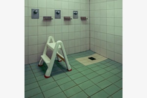 Hocker in Dusche