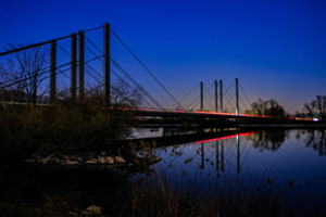 Brücke bei Nacht