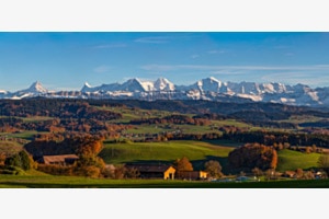 Berner Alpenpanorama im Spätherbst