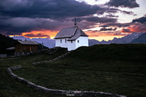 Die Kirche im Morgenlicht Die Kirche im Morgenlicht