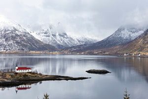 Kirche im Fjord